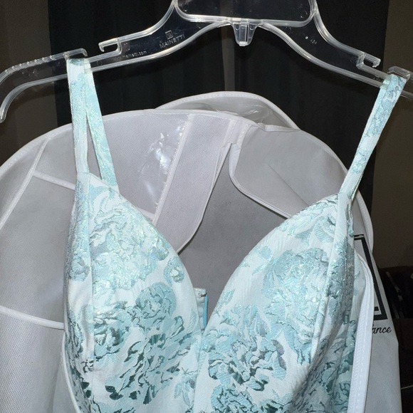 Formal Dress - Picture 9 of 9